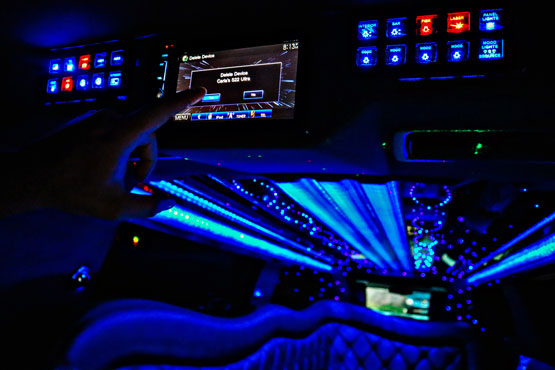 4.-Lincoln-MKT-Stretch-Limo-INT-Pic-#4